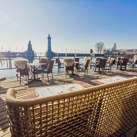 Yachthotel Helvetia Spa- Und Wellnessdomizil لينداو