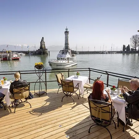 فندق Yachthotel Helvetia Spa- Und Wellnessdomizil لينداو