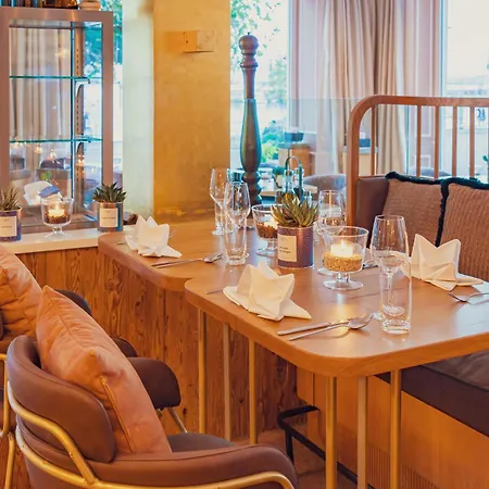 Yachthotel Helvetia Spa- Und Wellnessdomizil ホテル