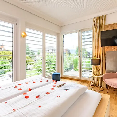 Yachthotel Helvetia Spa- Und Wellnessdomizil Λιντάου