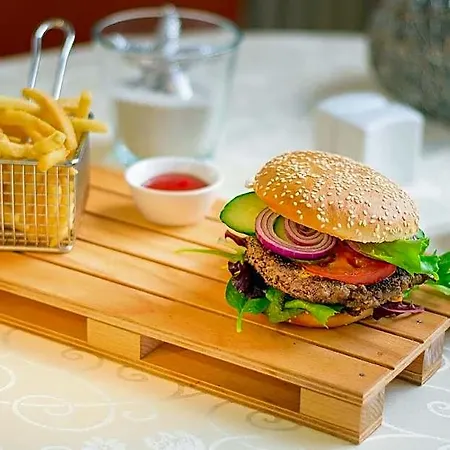 호텔 Yachthotel Helvetia Spa- Und Wellnessdomizil 4*