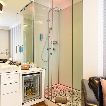 Yachthotel Helvetia Spa- Und Wellnessdomizil 호텔